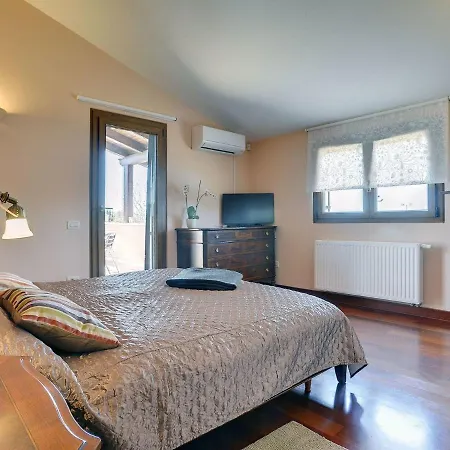 Villa Luxurious In With Pool And Jacuzzi *