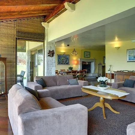 Luxurious In With Pool And Jacuzzi Villa