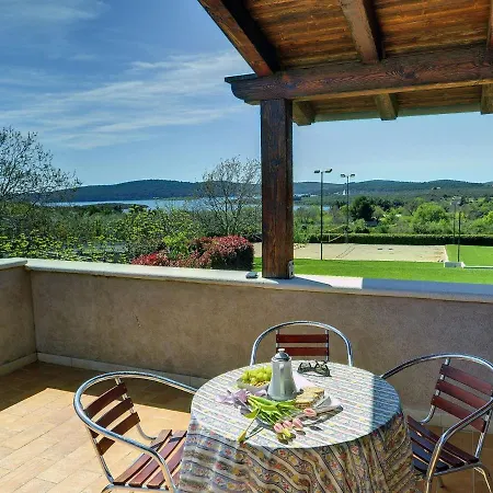Luxurious In With Pool And Jacuzzi Pomer